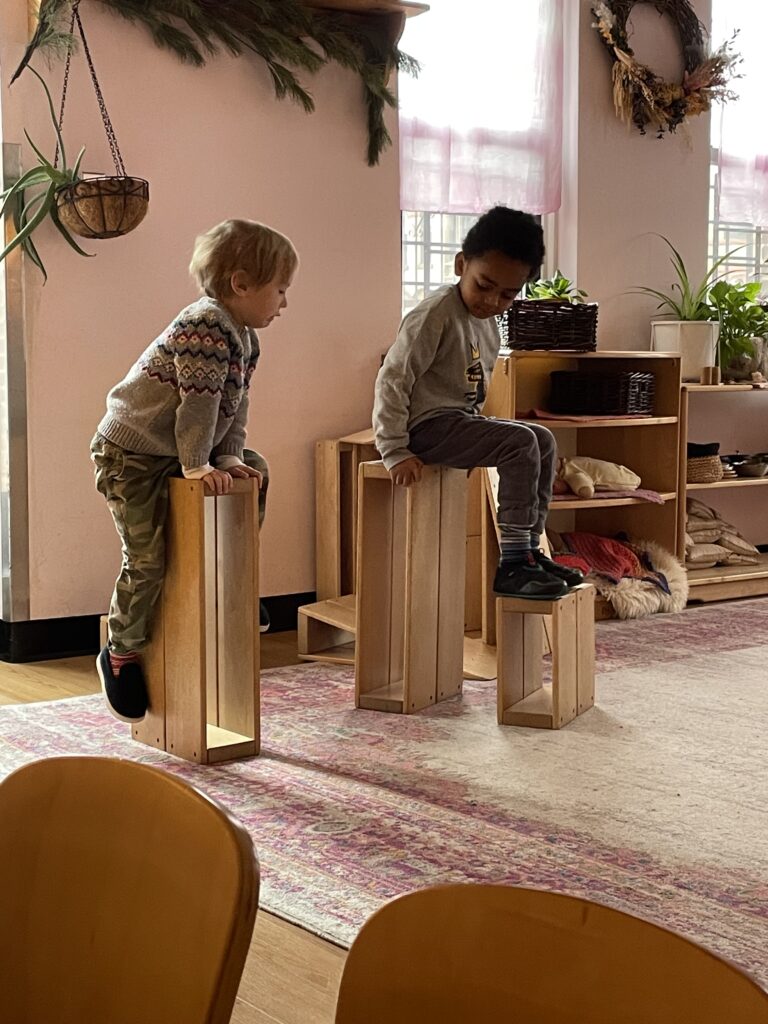 playing-with-blocks-in-early-childhood