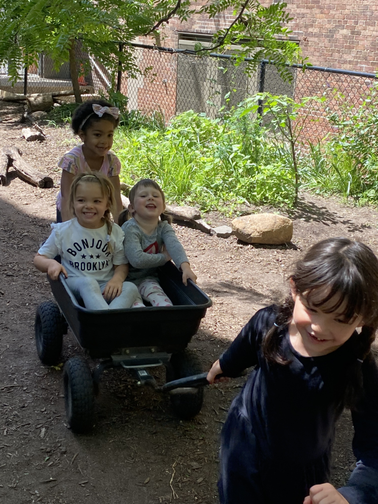 kids-in-wheelbarrow